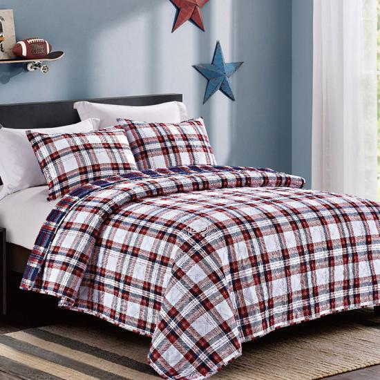 Clavum Typographia Puer Quilts et Coverlets
