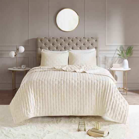 Quae sunt proprietates hypoallergenic polyester microfiber consolatorum?